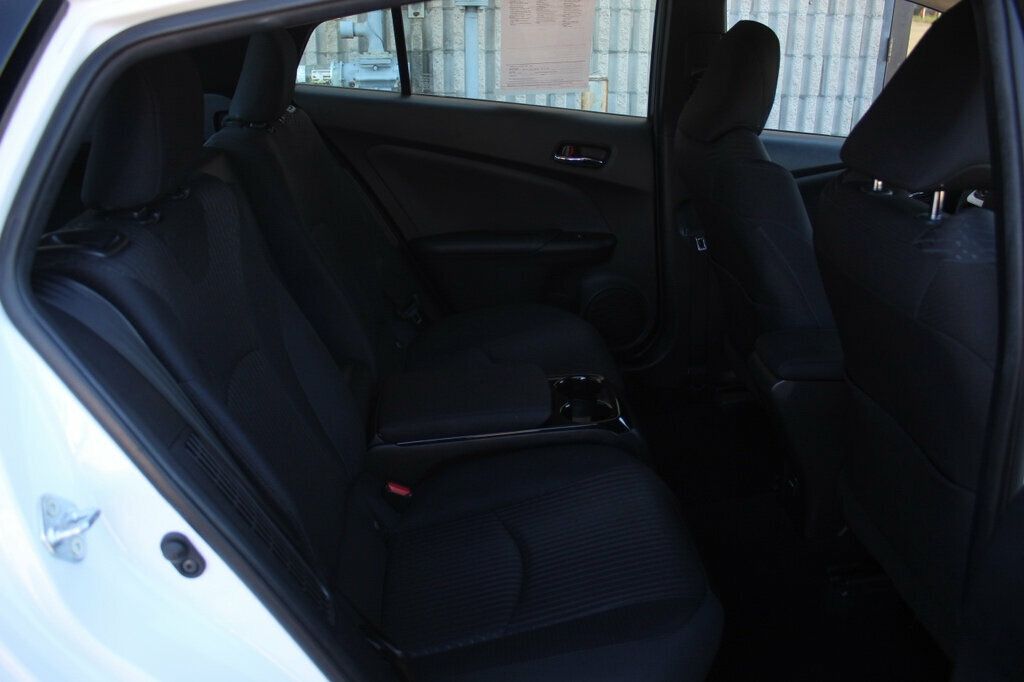 2018 Toyota Prius Prime One Plus Premium photo 9