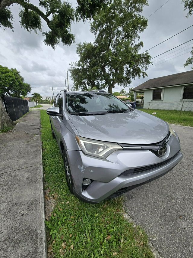 2018 Toyota RAV4  - 23036761 - 9