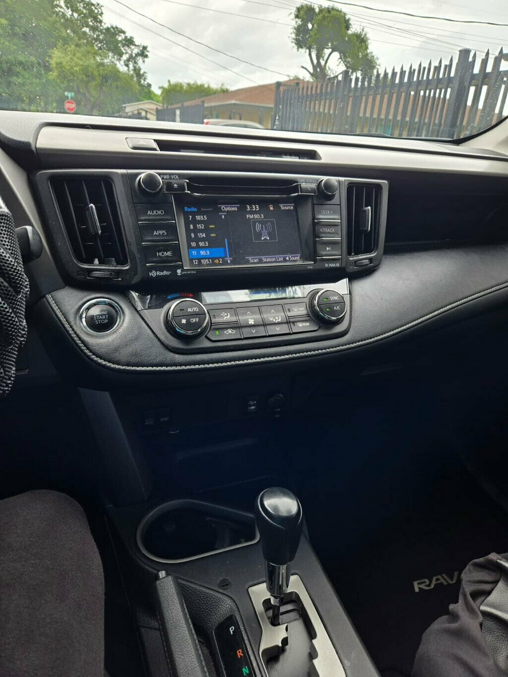 2018 Toyota RAV4  - 23036761 - 4