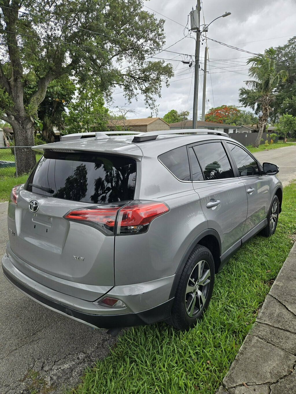 2018 Toyota RAV4  - 23036761 - 6