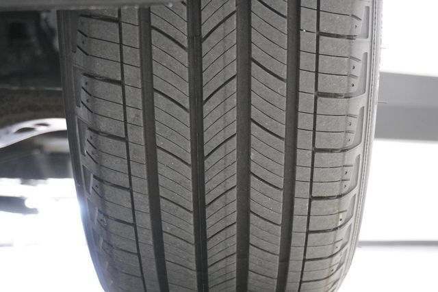 2018 Toyota RAV4  - 22921724 - 24