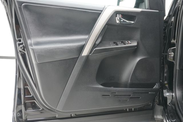 2018 Toyota RAV4  - 23034867 - 13