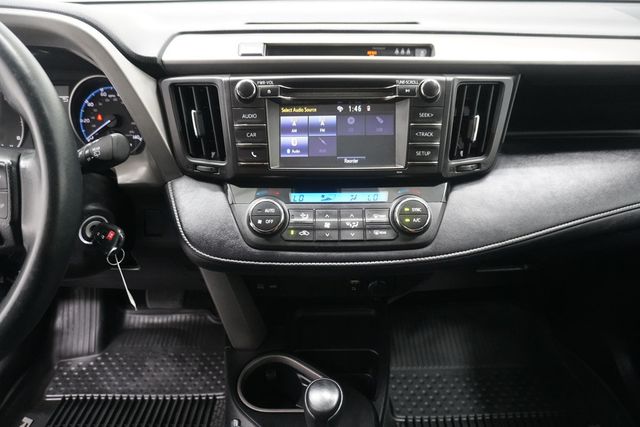2018 Toyota RAV4  - 23034867 - 18