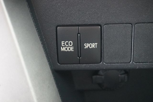 2018 Toyota RAV4  - 23034867 - 19