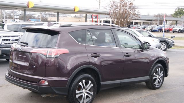 2018 Toyota RAV4 3 MONTH WARRANTY , JUST SERVICED , VERY CLEAN INSIDE AND OUT  - 22992496 - 9