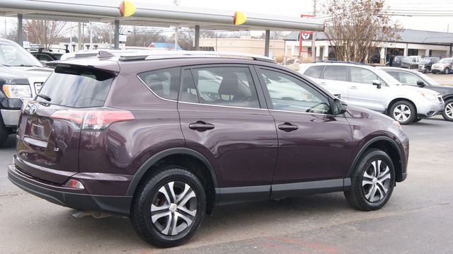2018 Toyota RAV4 3 MONTH WARRANTY , JUST SERVICED , VERY CLEAN INSIDE AND OUT  - 22992496 - 10