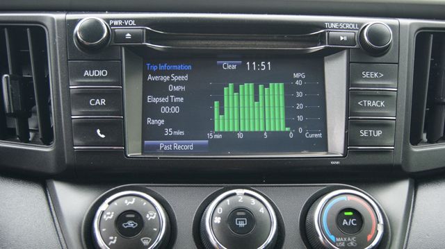 2018 Toyota RAV4 3 MONTH WARRANTY , JUST SERVICED , VERY CLEAN INSIDE AND OUT  - 22992496 - 17