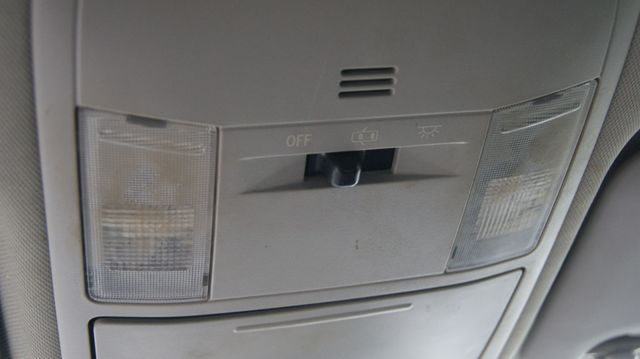 2018 Toyota RAV4 3 MONTH WARRANTY , JUST SERVICED , VERY CLEAN INSIDE AND OUT  - 22992496 - 21