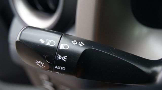 2018 Toyota RAV4 3 MONTH WARRANTY , JUST SERVICED , VERY CLEAN INSIDE AND OUT  - 22992496 - 26