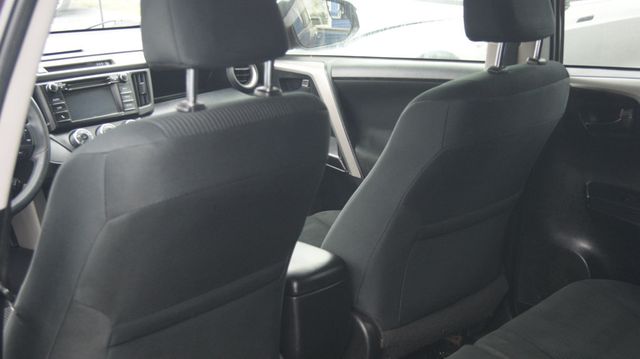 2018 Toyota RAV4 3 MONTH WARRANTY , JUST SERVICED , VERY CLEAN INSIDE AND OUT  - 22992496 - 39