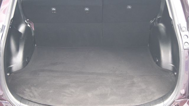 2018 Toyota RAV4 3 MONTH WARRANTY , JUST SERVICED , VERY CLEAN INSIDE AND OUT  - 22992496 - 42