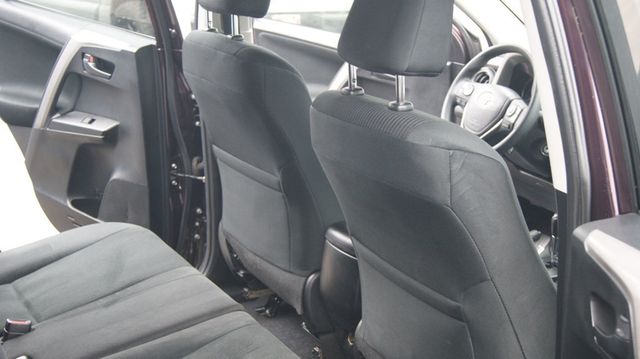 2018 Toyota RAV4 3 MONTH WARRANTY , JUST SERVICED , VERY CLEAN INSIDE AND OUT  - 22992496 - 45