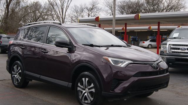 2018 Toyota RAV4 3 MONTH WARRANTY , JUST SERVICED , VERY CLEAN INSIDE AND OUT  - 22992496 - 4