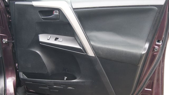 2018 Toyota RAV4 3 MONTH WARRANTY , JUST SERVICED , VERY CLEAN INSIDE AND OUT  - 22992496 - 53