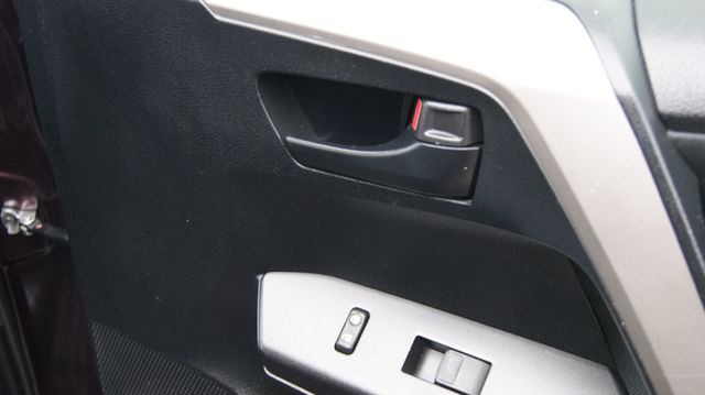 2018 Toyota RAV4 3 MONTH WARRANTY , JUST SERVICED , VERY CLEAN INSIDE AND OUT  - 22992496 - 54