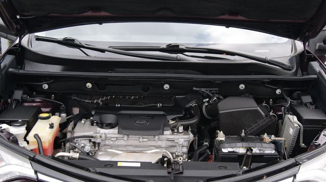 2018 Toyota RAV4 3 MONTH WARRANTY , JUST SERVICED , VERY CLEAN INSIDE AND OUT  - 22992496 - 59