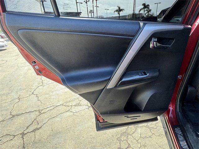 2018 Toyota RAV4 Adventure AWD - 22965691 - 20