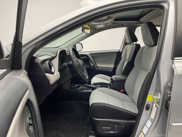 2018 Toyota RAV4 Adventure AWD - 22995949 - 11