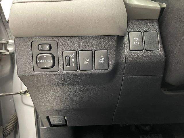 2018 Toyota RAV4 Adventure AWD - 22995949 - 19