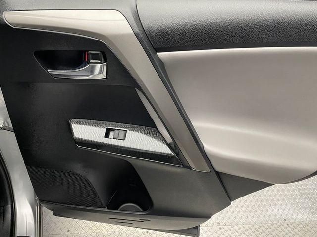 2018 Toyota RAV4 Adventure AWD - 22995949 - 32