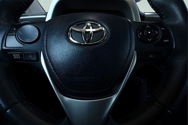 2018 TOYOTA RAV4 Adventure FWD - 22963205 - 29