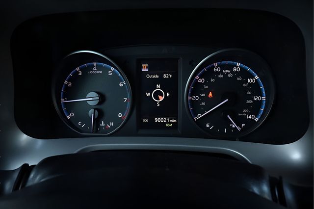 2018 TOYOTA RAV4 Adventure FWD - 22963205 - 30