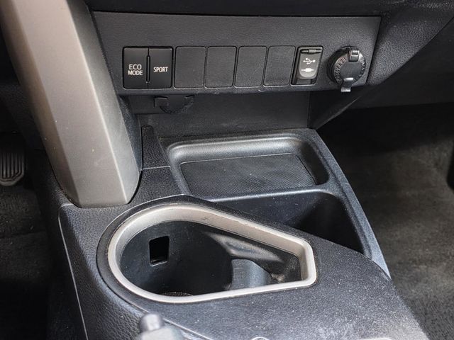 2018 Toyota RAV4 Adventure FWD - 22997362 - 17