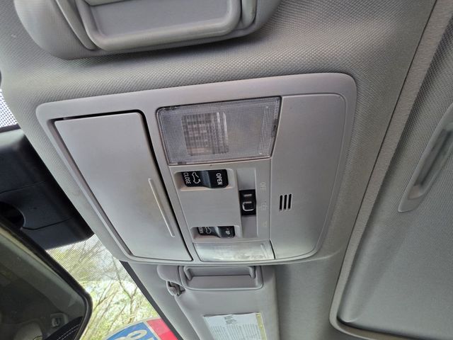 2018 Toyota RAV4 Adventure FWD - 22997362 - 23