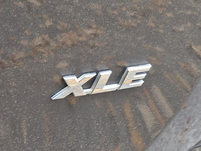 2018 Toyota RAV4 Adventure FWD - 22997362 - 25