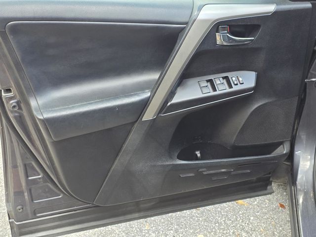 2018 Toyota RAV4 Adventure FWD - 22997362 - 27