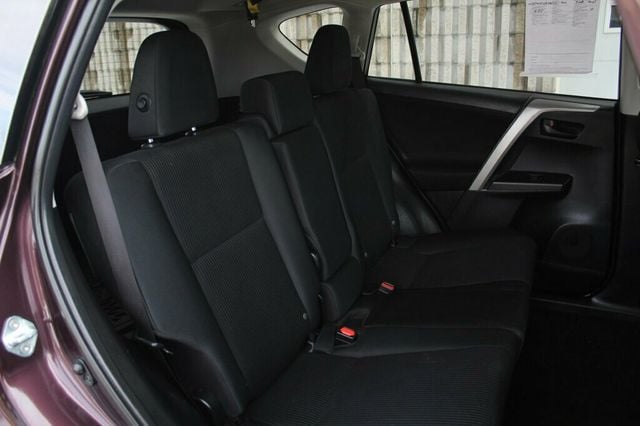 2018 Toyota RAV4 AWD LE  - 23000705 - 10