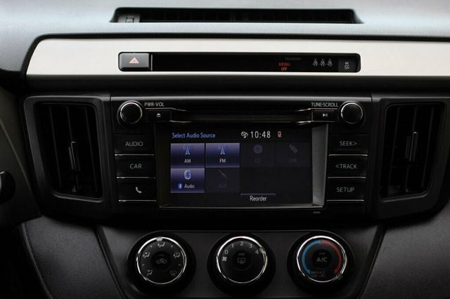 2018 Toyota RAV4 AWD LE  - 23000705 - 12