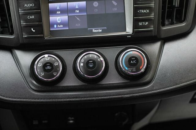 2018 Toyota RAV4 AWD LE  - 23000705 - 14