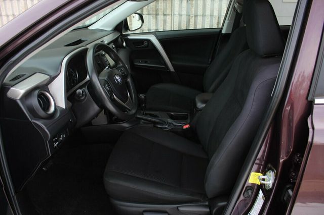 2018 Toyota RAV4 AWD LE  - 23000705 - 21