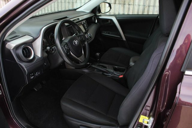 2018 Toyota RAV4 AWD LE  - 23000705 - 22