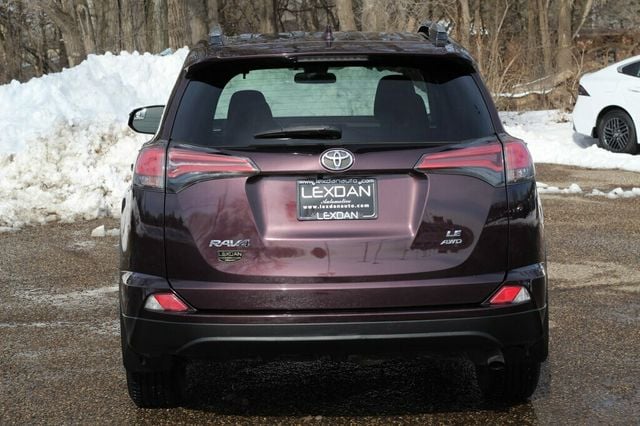 2018 Toyota RAV4 AWD LE  - 23000705 - 4