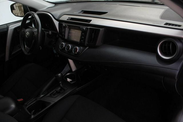 2018 Toyota RAV4 AWD LE  - 23000705 - 8