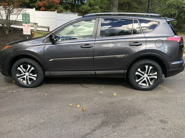 2018 Toyota RAV4 LE AWD - 23093311 - 3