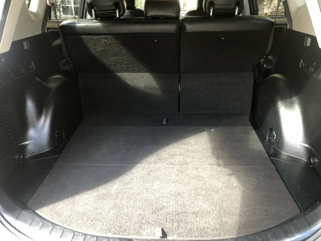 2018 Toyota RAV4 LE AWD - 23093311 - 4