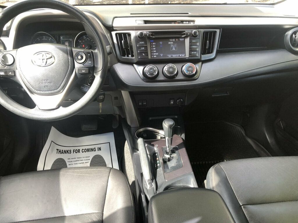 2018 Toyota RAV4 LE AWD - 23093311 - 5