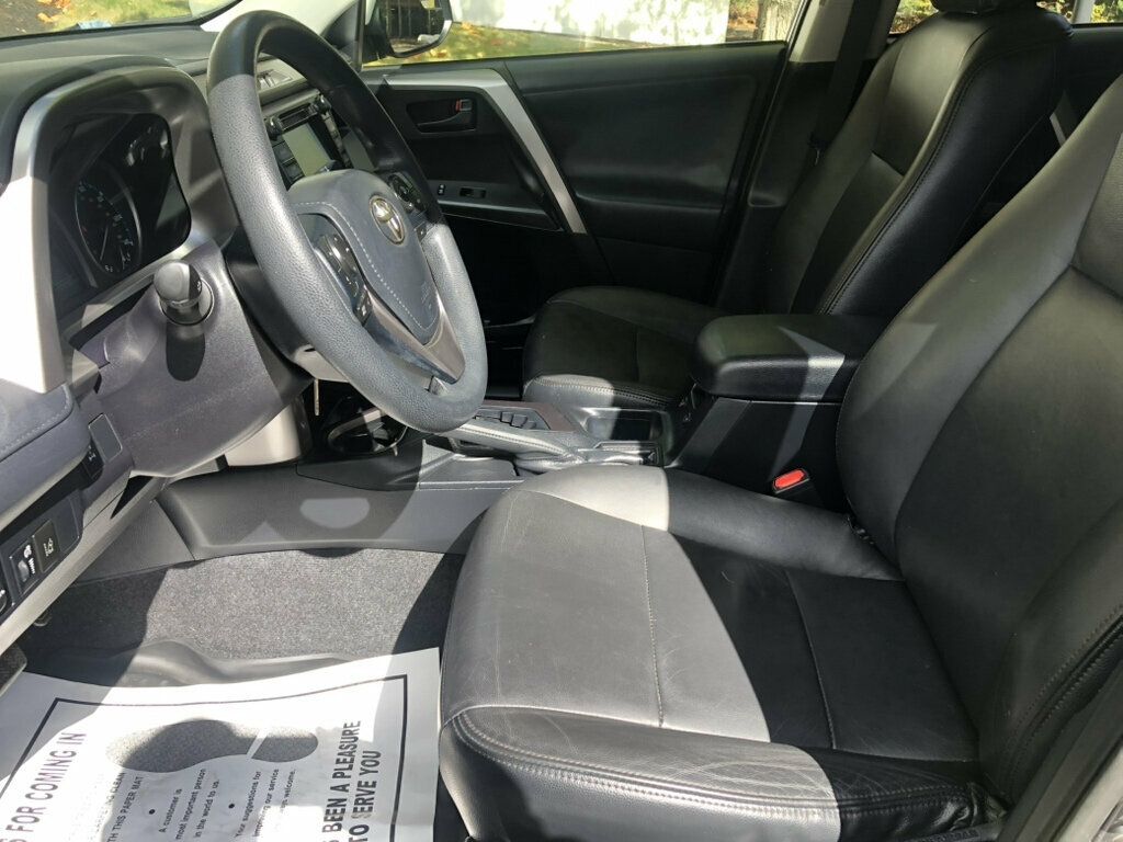 2018 Toyota RAV4 LE AWD - 23093311 - 6