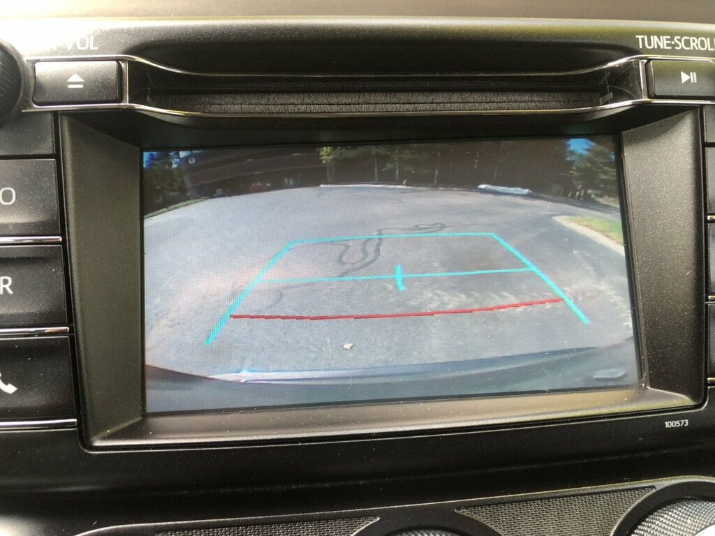 2018 Toyota RAV4 LE AWD - 23093311 - 8