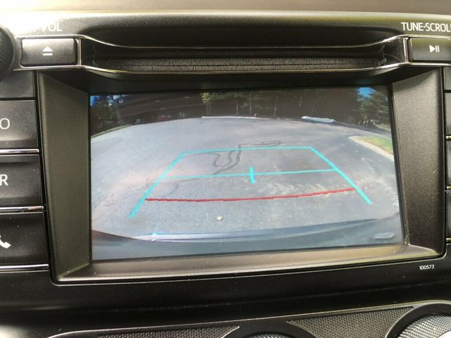 2018 Toyota RAV4 LE AWD - 23093311 - 8