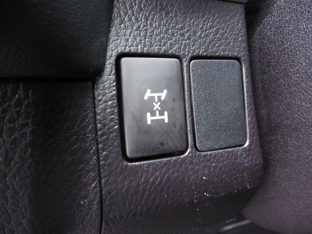 2018 Toyota RAV4 LE AWD - 17815109 - 18