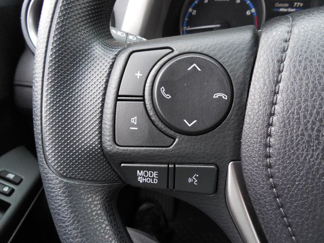 2018 Toyota RAV4 LE AWD - 17815109 - 19