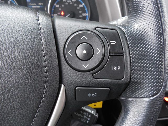 2018 Toyota RAV4 LE AWD - 17815109 - 20