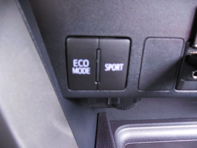 2018 Toyota RAV4 LE AWD - 17815109 - 22