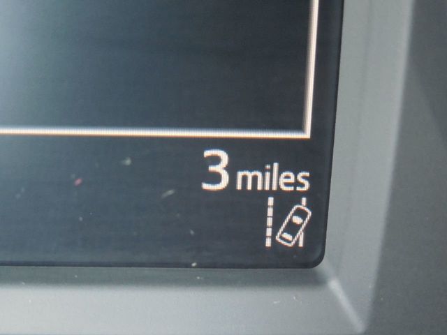 2018 Toyota RAV4 LE AWD - 17815109 - 27