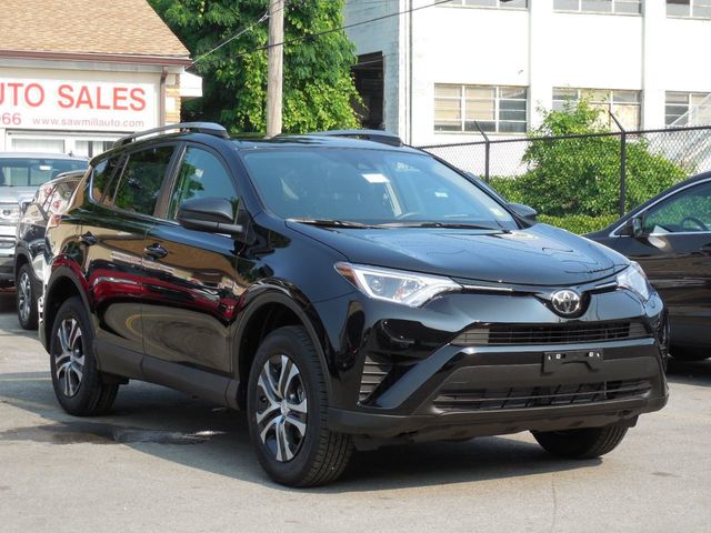 2018 Toyota RAV4 LE AWD - 17815109 - 2