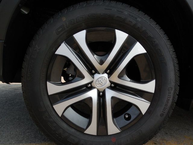 2018 Toyota RAV4 LE AWD - 17815109 - 8